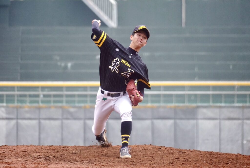 東石投手李睿騰獨撐全場拿下勝投