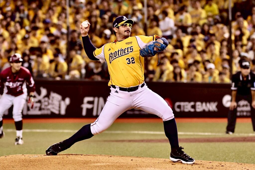 LINE ALBUM 1018冠軍賽G1@大巨蛋 251025 1