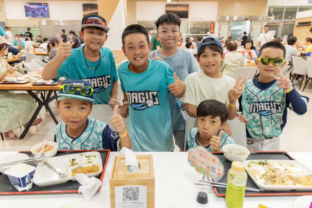 小球員享用國手餐讚不絕口