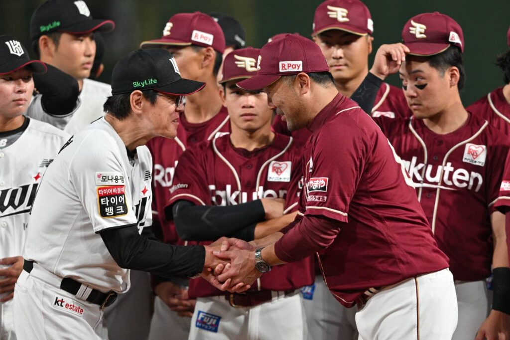 兩隊總教練先禮後兵