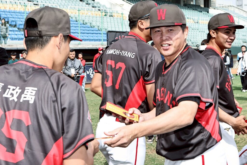 LINE ALBUM 0118味全龍開訓 260118 1 1