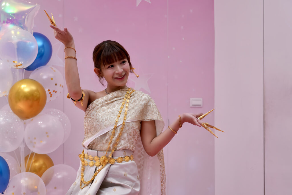 Wing Stars成員會晴帶來唱跳演出