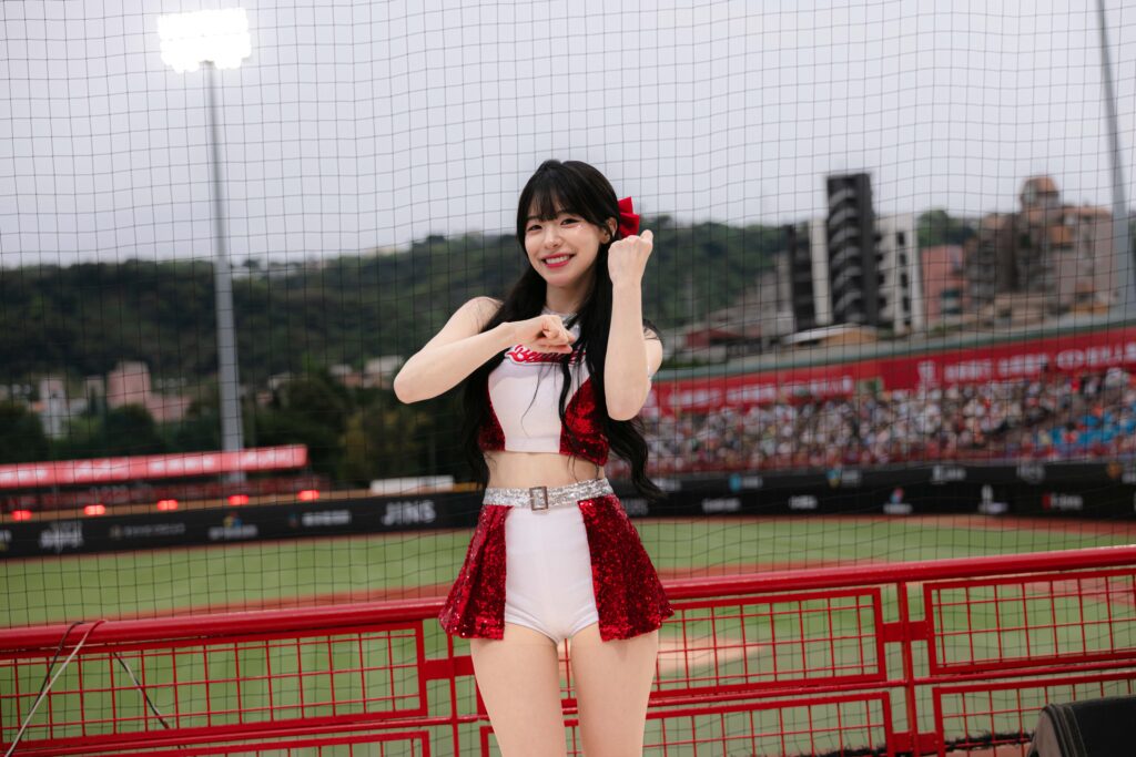 Dragon Beauties 新光人壽小龍女的李多慧